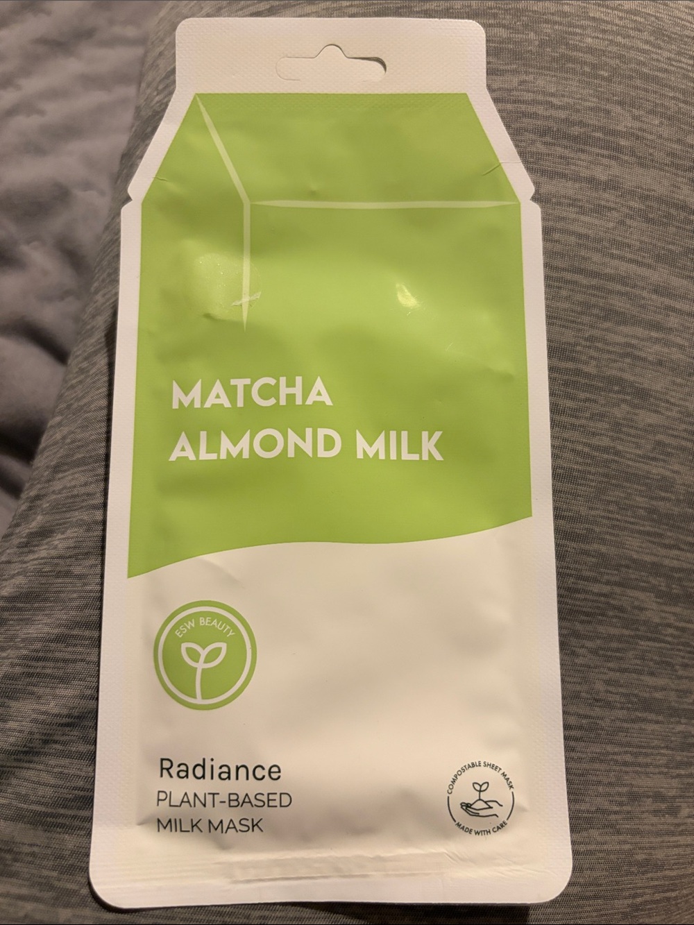 Radiance Matcha Almond Milk Plant-Based Face Mask - Green